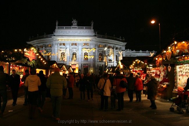 Weihnachtsmarkt vor dem Rathaus 5