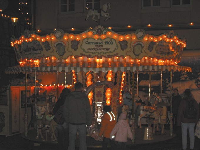 Weihnachtsmarkt: BAD WIMPFEN > Altdeutscher Weihnachtsmarkt > Kinderkarussel