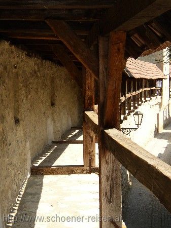 BERCHING > Stadtmauer > Wehrgang
