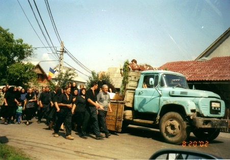 MARAMURES > Săpânta > Leichenzug