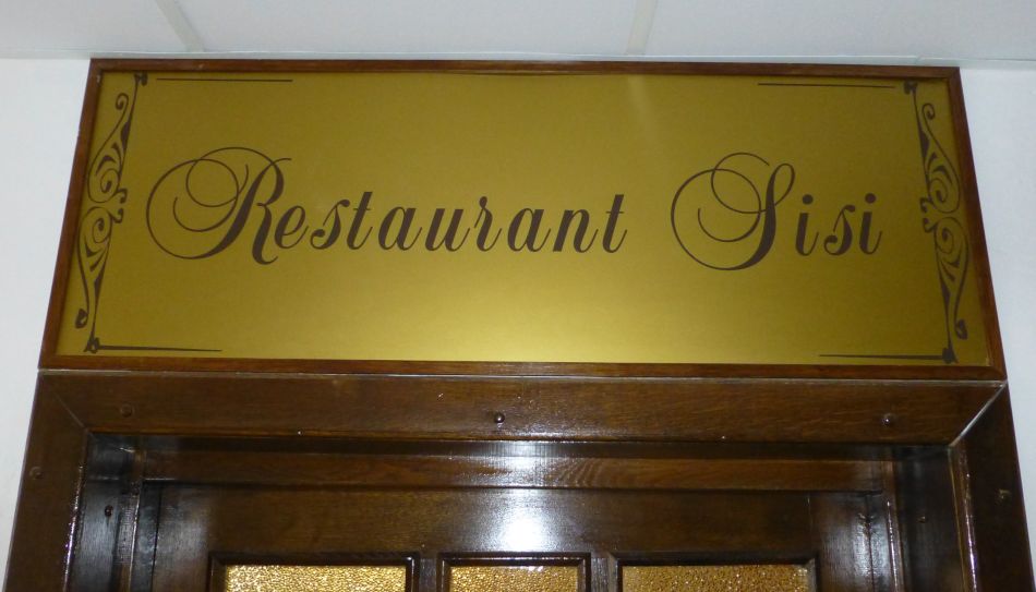SK:Piešťany>Kurhotel Pro Patria>Restaurant Sisi>Schild