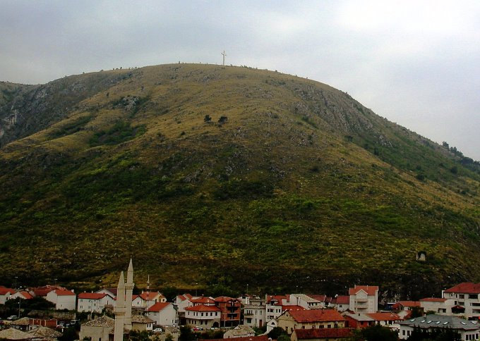 Mostar > Kreuz am Berg