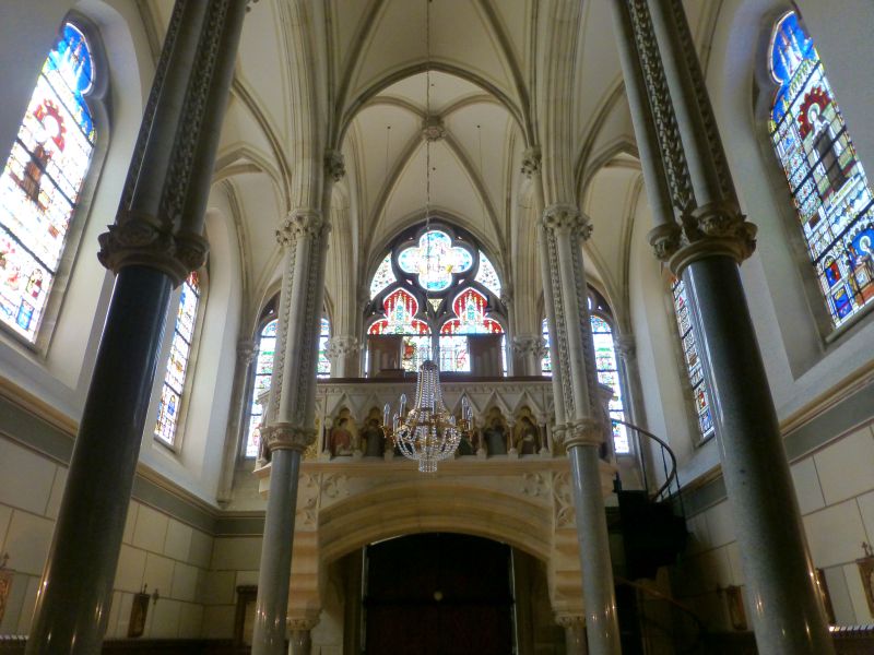 A:NÖ>Karmel Mayerling>Josefskirche>Blick zum Portal