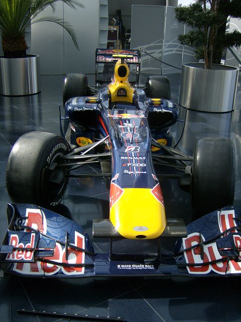 > Flughafen > Red Bull Hangar 7 6