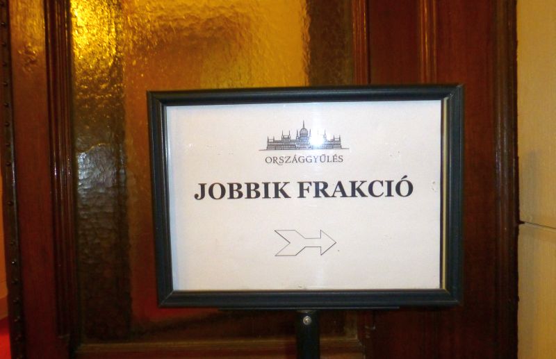 H:Budapest>Parlament>innen>Jobbikfraktion