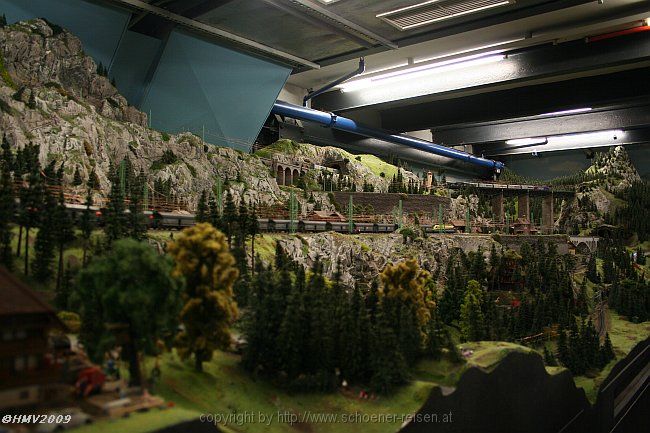 HAMBURG-SPEICHERSTADT > Miniatur Wunderland > Knuffingen