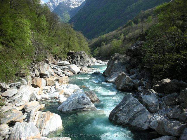 Tessin > Verzascatal > Fluss Verzasca