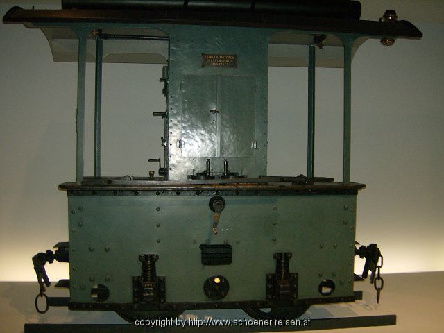 STUTTGART > Mercedes Benz Museum > M1