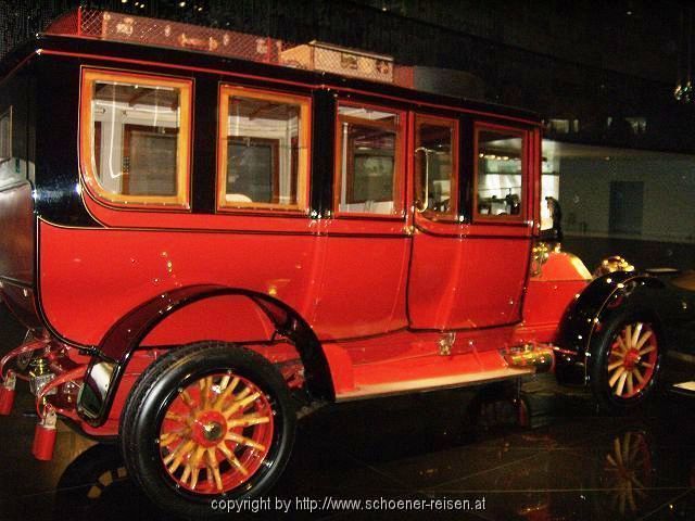 STUTTGART > Mercedes Benz Museum > M2