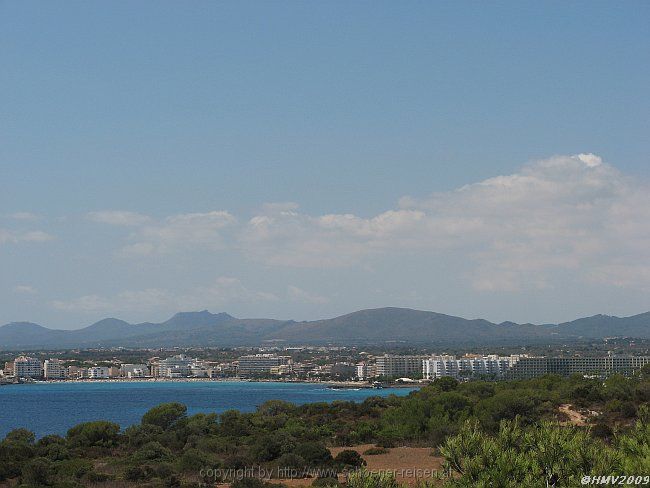 HALBINSEL SA PUNTA DE N'AMER > Kastell > Ebene 2 > Ausblick nach Sa Coma und s'Illot