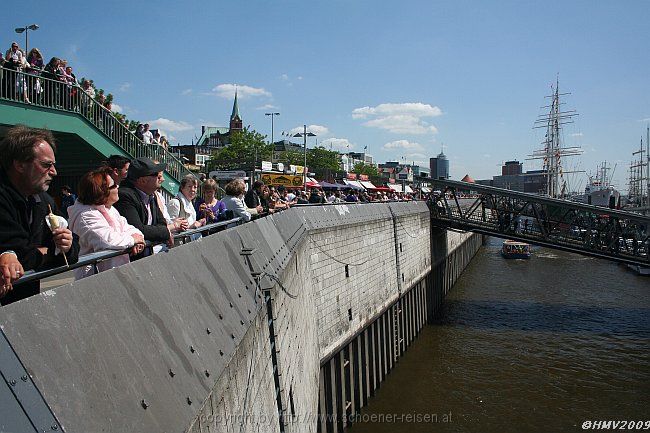 HAMBURG > Hafenfest 2009 > Hafenbecken > Landungsbrücken