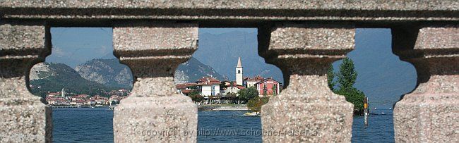 ISOLA BELLA > Aussichtsplattform Westufer > Blick zur Isola Superiore dei Pescatori - Kindersicht