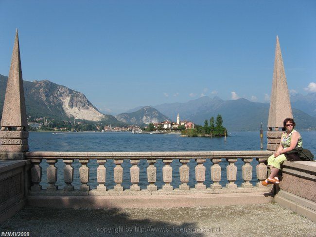 ISOLA BELLA > Aussichtsplattform Westufer > Blick zur Isola Superiore dei Pescatori
