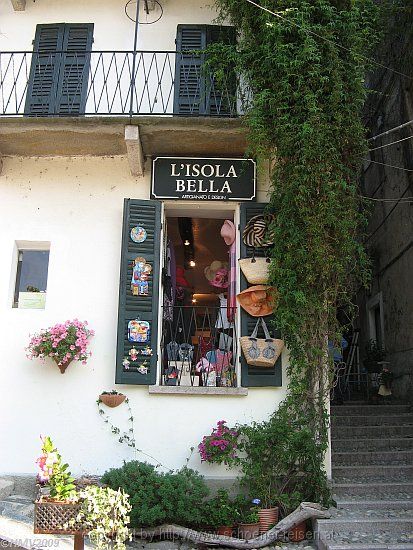 ISOLA BELLA > Via Lungo Lago Vittorio Emanuele > Souvenirladen