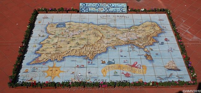0 INSEL CAPRI > Kachelboden mit Inselmotiv