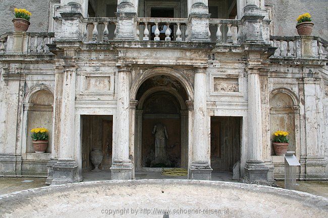TIVOLI > Villa d'Este > Park > 03 - Doppelloggia