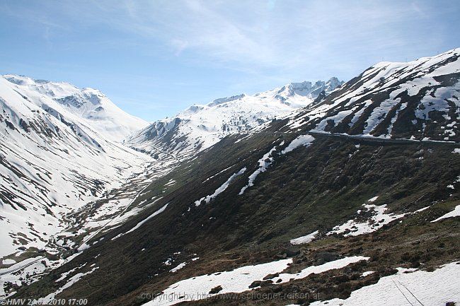 DAMPFBAHN FURKA-BERGBAHN > Eisenbahntrasse zwischen Tiefenbach und Furka > 24.05.2010 17:00