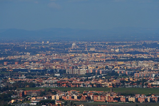 FRASCATI > Ausblick auf Rom an der Viale Vittorio Veneto