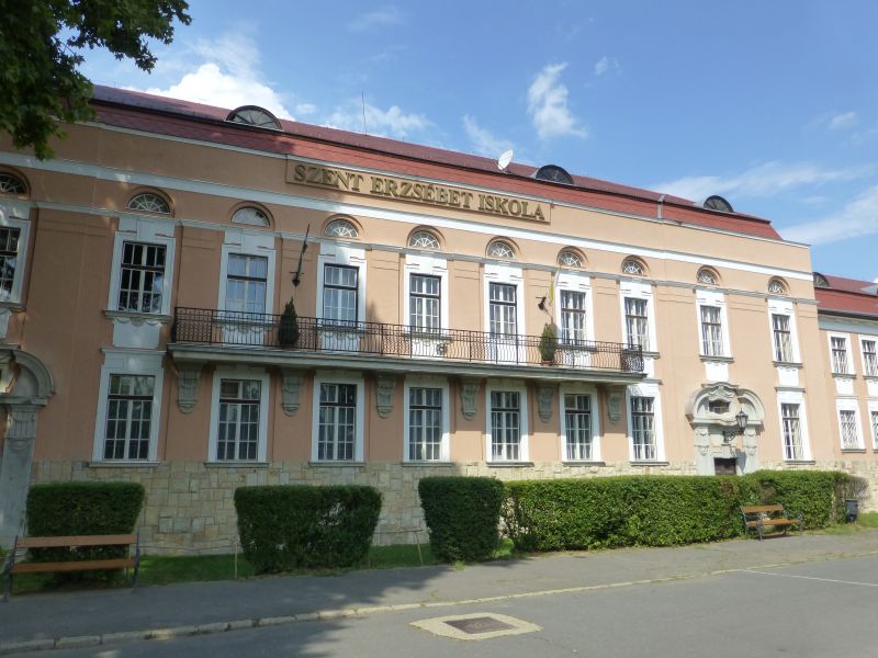 H:Esztergom>Szent Erzsébet iskola