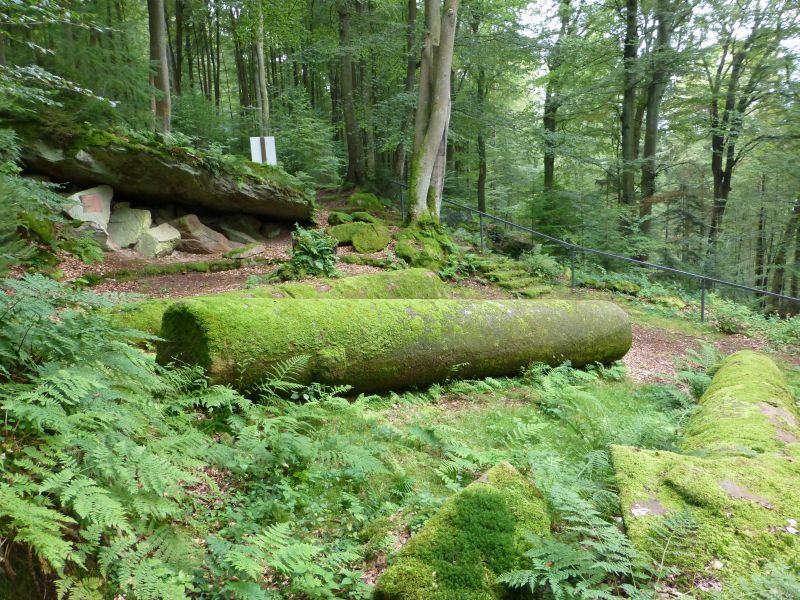 D:Mainbullau>Heunesäulen05