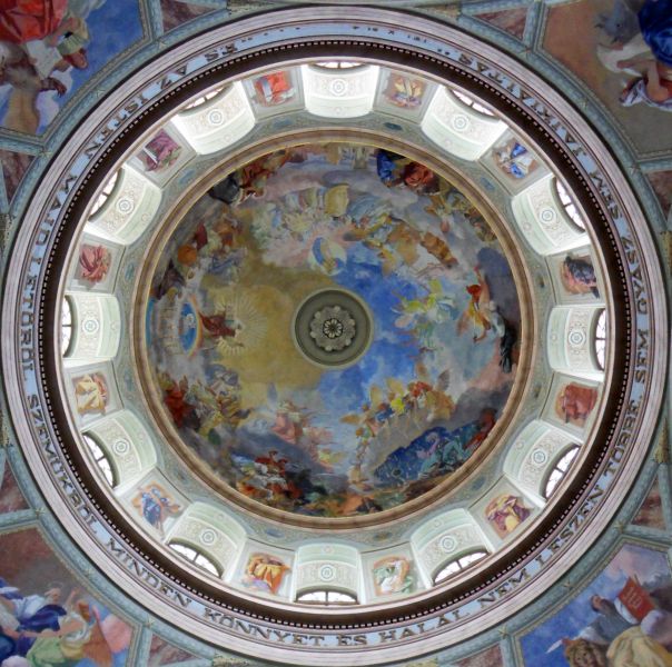 H:Eger>Basilika>innen>Vierungskuppel