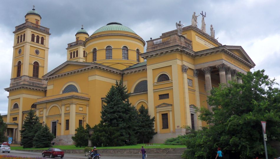 H:Eger>Basilika2