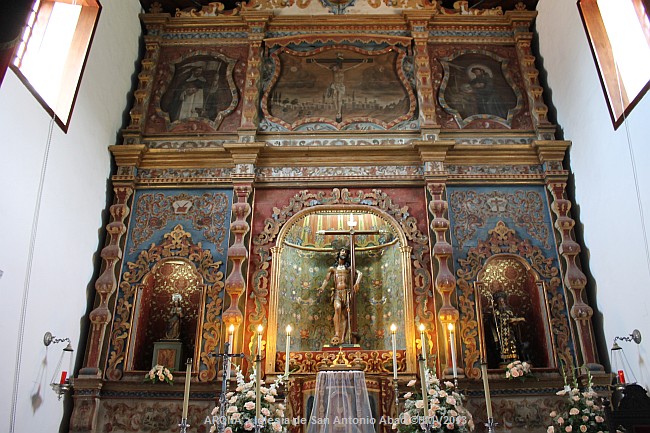 ARANO > Iglesia de San Antonio Abad