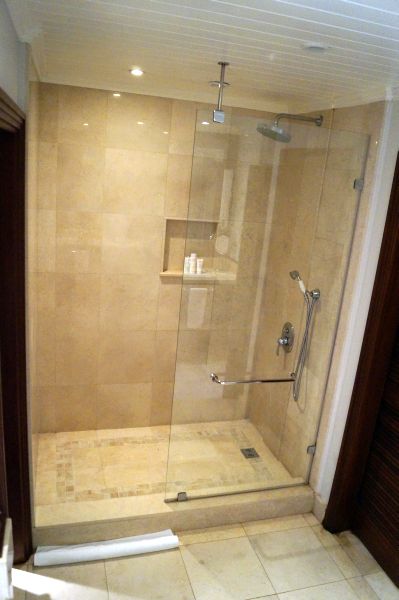 MS:Hotel Lux Le Morne>Badezimmer2
