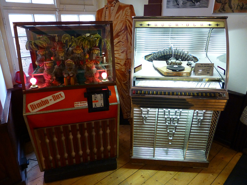 D:Hessen>Büdingen>50er-Jahre-Museum>Musikboxen