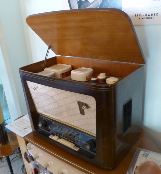 D:Hessen>Büdingen>50er-Jahre-Museum>Tefifon